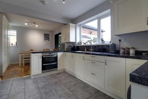 3 bedroom detached house for sale, Holly Lane, Alsager