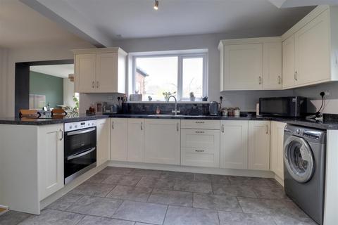 3 bedroom detached house for sale, Holly Lane, Alsager