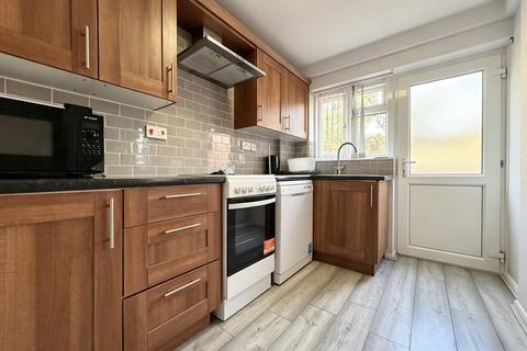 3 bedroom maisonette to rent, Margaret Road, Exeter EX4