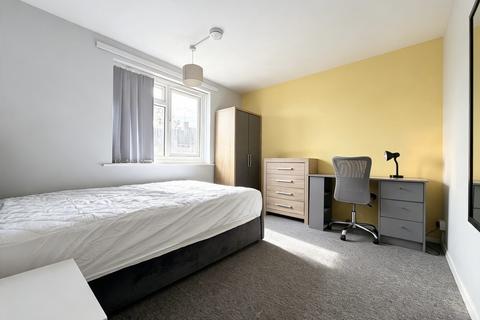 3 bedroom maisonette to rent, Margaret Road, Exeter EX4