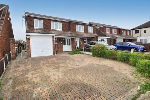 4 bedroom semi-detached house for sale, Chesterfield Avenue, Benfleet