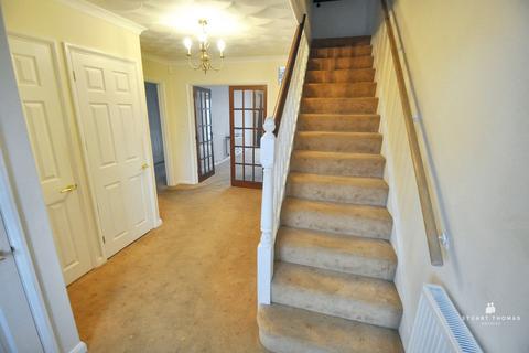 4 bedroom semi-detached house for sale, Chesterfield Avenue, Benfleet