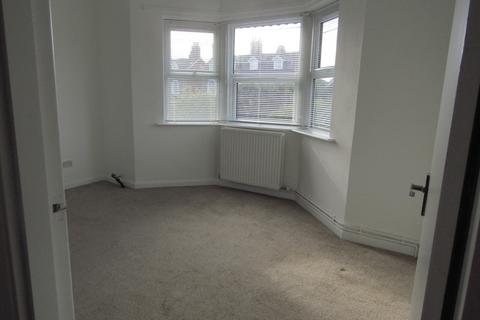 2 bedroom flat to rent, Cliff Road, Harwich CO12