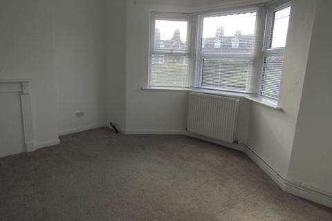 2 bedroom flat to rent, Cliff Road, Harwich CO12