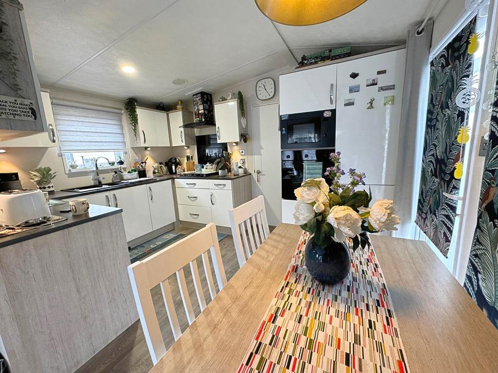 Facetune 12-11-2024-14-46-08