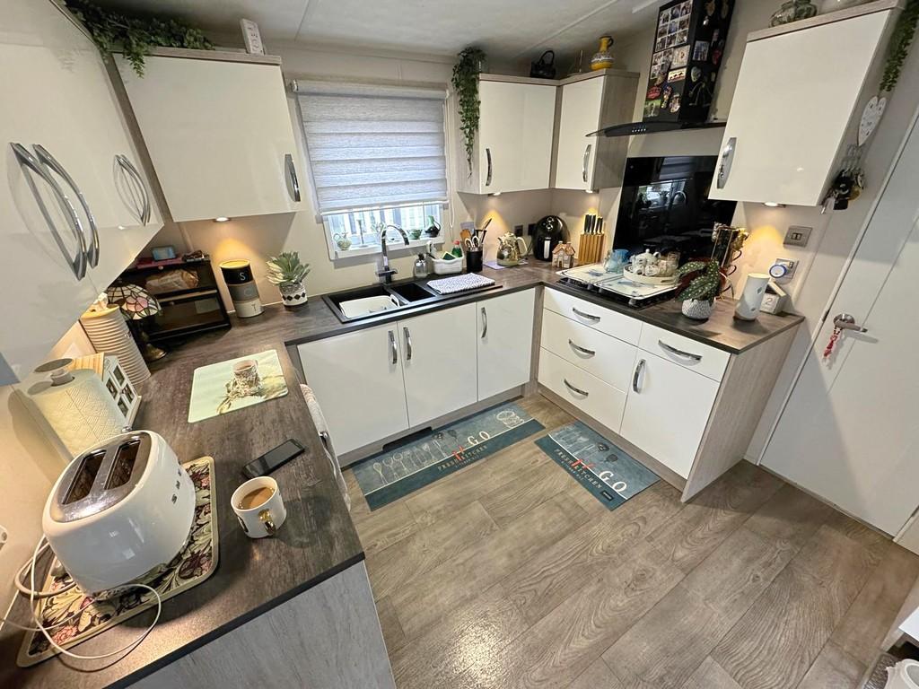 Facetune 12-11-2024-14-44-23