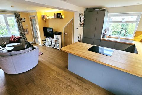 3 bedroom end of terrace house for sale, The Green, Helmdon