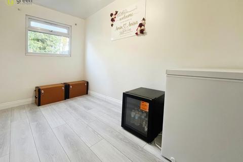 15 Brompton Road, Birmingham, B44 9PL
