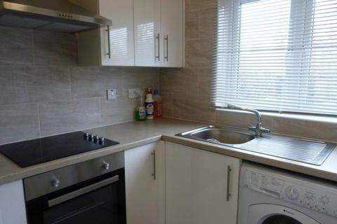 4 bedroom flat to rent, High Road, Wembley, Middlesex