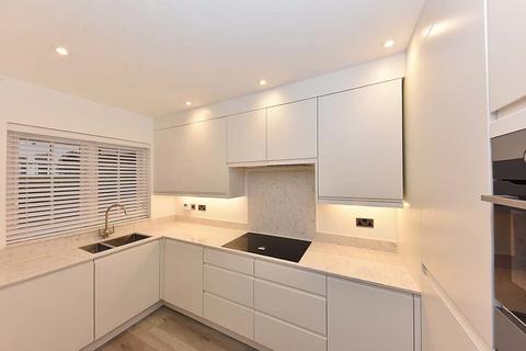 3 bedroom townhouse to rent, Lilybrook Drive, Knutsford