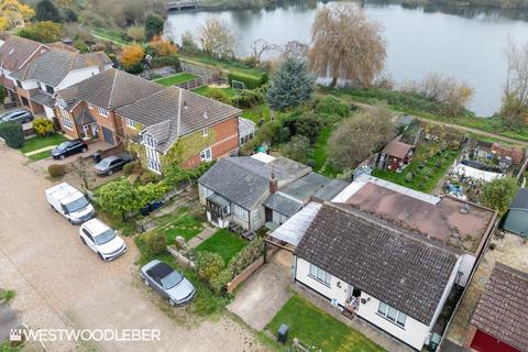 2 bedroom detached bungalow for sale, Eldon Road, Hoddesdon EN11