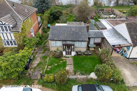 2 bedroom detached bungalow for sale, Eldon Road, Hoddesdon EN11