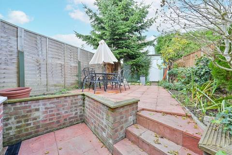 4 bedroom semi-detached house to rent, Popes Lane, Ealing, London, W5