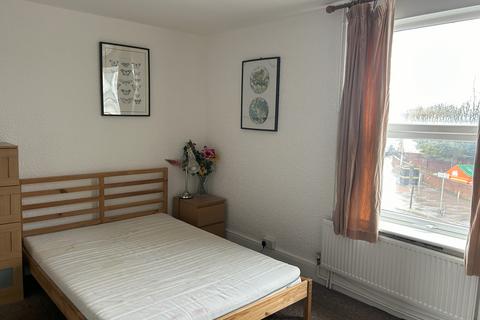 1 bedroom in a house share to rent, Aberdeen Terrace, Northampton NN5