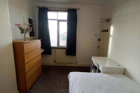 1 bedroom in a house share to rent, Aberdeen Terrace, Northampton NN5