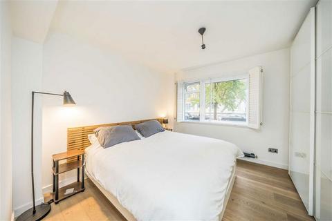 3 bedroom flat to rent, Gloucester Terrace, London W2