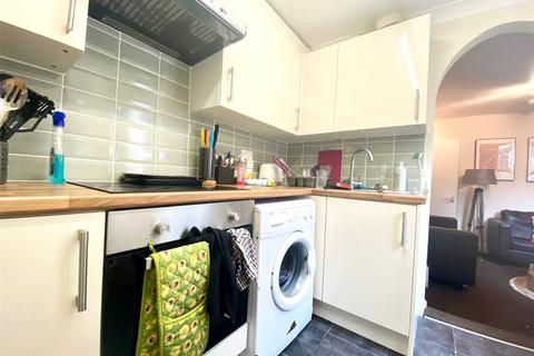 3 bedroom terraced house to rent, Dewe Road, Brighton BN2