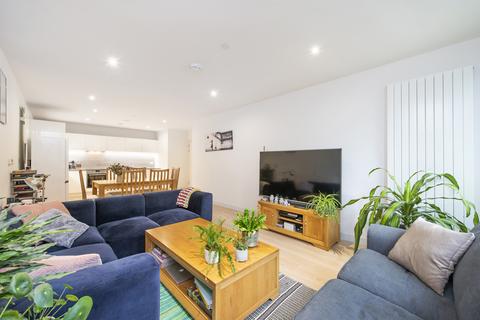 3 bedroom flat for sale, Corsair House, 5 Starboard Way, London