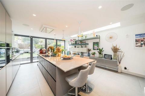 4 bedroom house for sale, Narbonne Avenue, London SW4