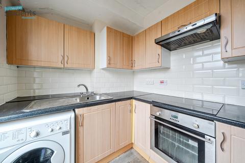 3 bedroom terraced house to rent, Roundhill Crescent, Brighton BN2
