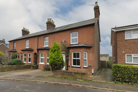 2 bedroom end of terrace house to rent, Uridge Crescent, Tonbridge, TN10 3EB