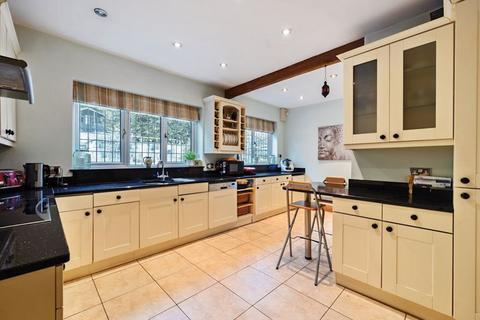88 Woodcote Valley Road, Purley, CR8 3BE
