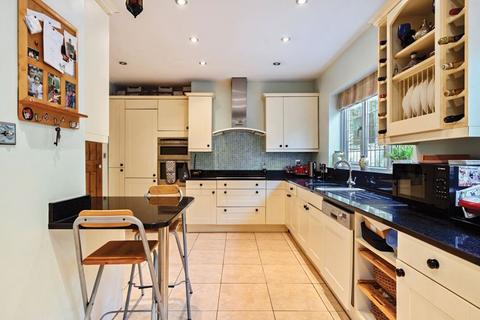 88 Woodcote Valley Road, Purley, CR8 3BE