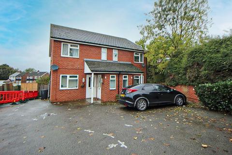 2 bedroom flat for sale, Yew Tree Lane, BILSTON, WV14 8RF