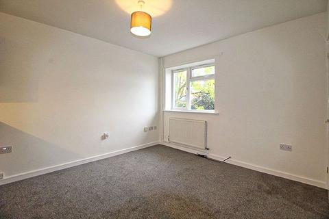 2 bedroom flat for sale, Yew Tree Lane, BILSTON, WV14 8RF