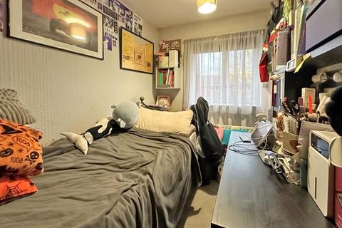 1 Wyrley Close, Willenhall, WV12 5JY