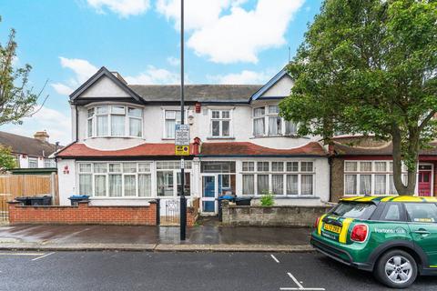 3 Bishops Park Road, London, SW16 5TU