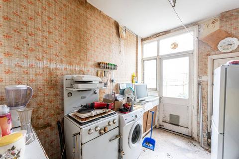 3 Bishops Park Road, London, SW16 5TU