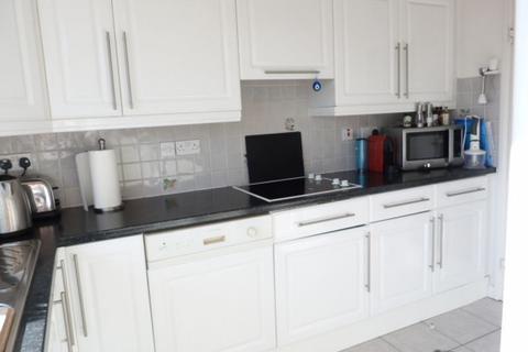 2 bedroom apartment to rent, Stonegrove, Edgware