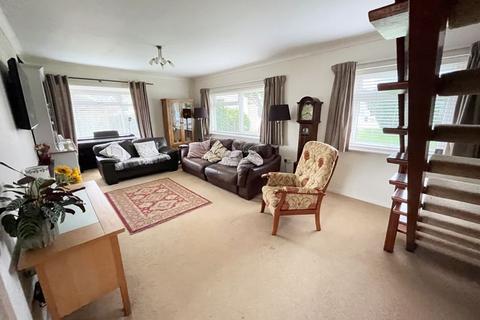 4 bedroom detached house for sale, 33 The Verlands, Cowbridge, The Vale of Glamorgan CF71 7BY