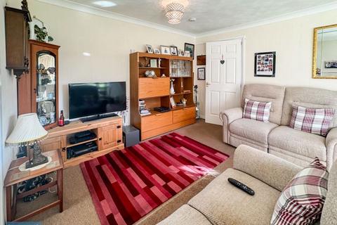 2 bedroom apartment for sale, Windsor Close, Taunton