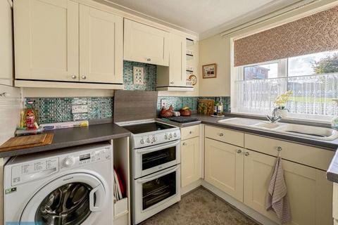 2 bedroom apartment for sale, Windsor Close, Taunton