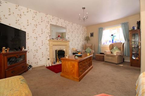 3 bedroom end of terrace house for sale, Lilac Grove, Bentley, Walsall, WS2 0EY