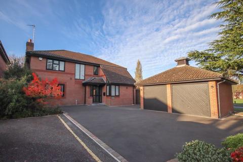 4 bedroom detached house for sale, Wenham Gardens, Brentwood CM13