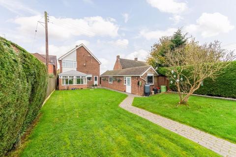 3 bedroom detached house for sale, Twyford Gardens, Twyford, Adderbury