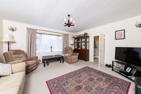 3 bedroom detached house for sale, Twyford Gardens, Twyford, Adderbury