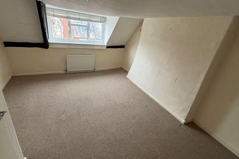 undefined, LARGE MAISONETTE TO LET IN WAREHAM TOWN CENTRE