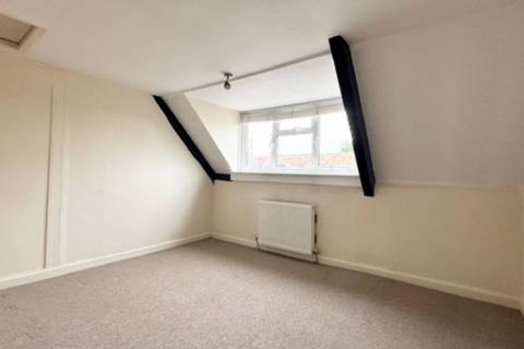 undefined, LARGE MAISONETTE TO LET IN WAREHAM TOWN CENTRE