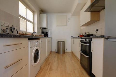 2 bedroom duplex to rent, Riverside two bedroom maisonette on Queen of Denmark Court, Surrey Quays