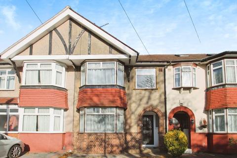 3 bedroom terraced house to rent, Currey Road, Greenford