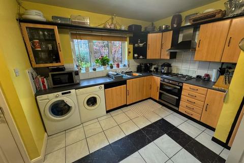 4 bedroom semi-detached house for sale, Balmoral Drive, Hayes