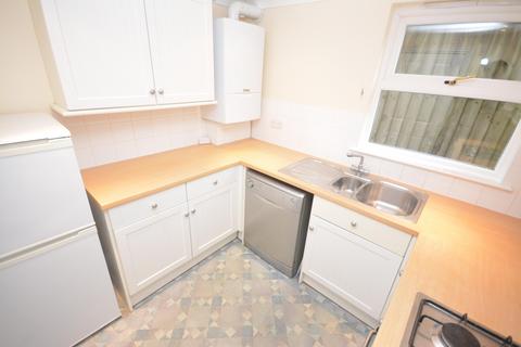 2 bedroom apartment to rent, Arctic Road, Cowes