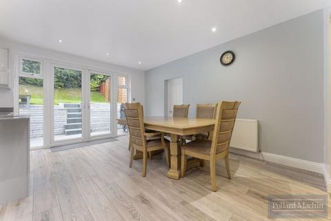 4 bedroom detached house for sale, Brancaster Lane, Purley