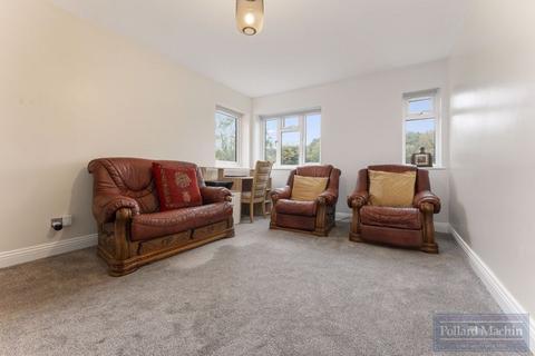 4 bedroom detached house for sale, Brancaster Lane, Purley