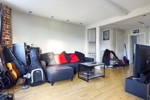 2 bedroom apartment to rent, Brunswick Place, Hove, BN3