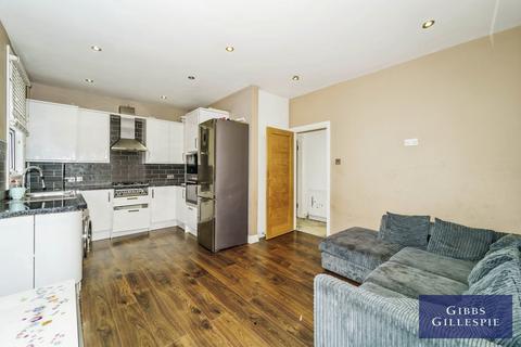 2 bedroom maisonette to rent, Pinner Road, Harrow, HA1 4JT